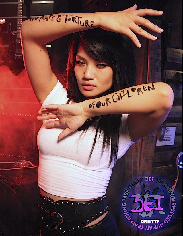Kiki Wongo-Guitarist Nylon Pink