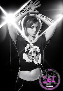 Nia Lovelis (Cherri Bomb, Drummer)